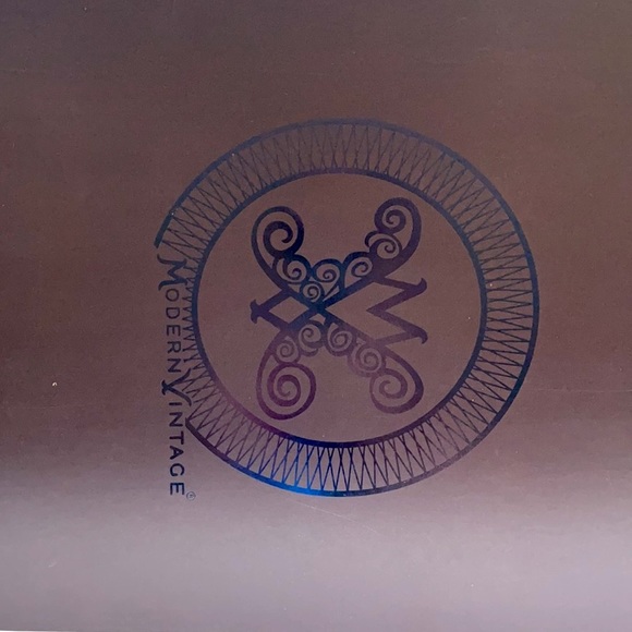 Gorgeous soft suede Modern Vintage boots - Picture 3 of 6